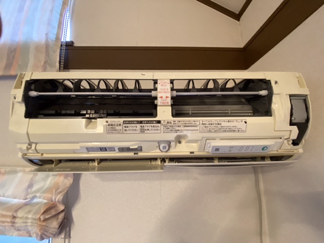 三菱ルームエアコンMSZ−ZW563S−Wお掃除機能付き 2013年製|おそうじ
